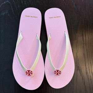 🆕 Tory Burch Mini Minnie Flip Flop Pink - SZ 8